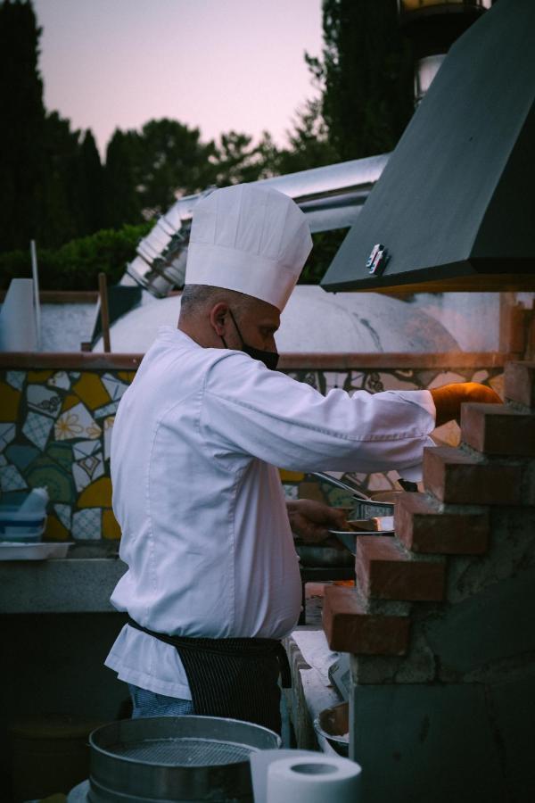 Fattoria Degli Usignoli Guest House San Donato in Fronzano Екстериор снимка